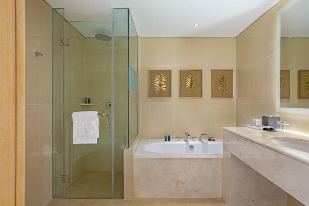 Aston Gresik Hotel & Conference Center Zewnętrze zdjęcie