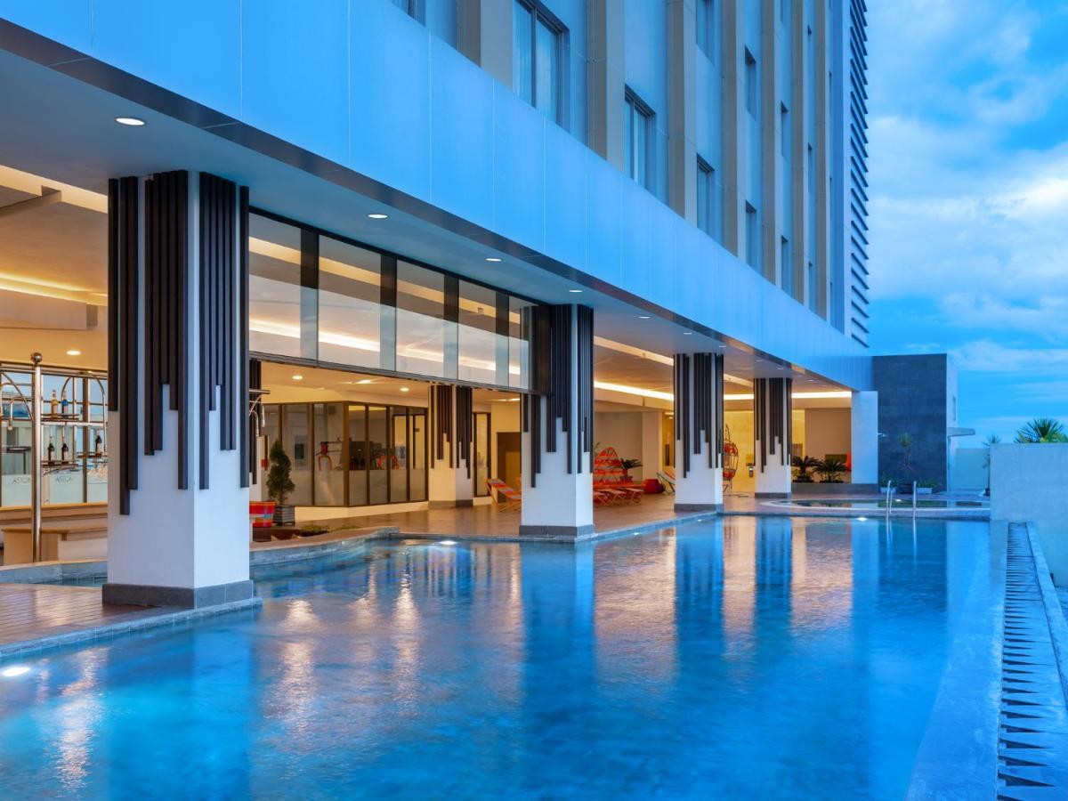 Aston Gresik Hotel & Conference Center Zewnętrze zdjęcie