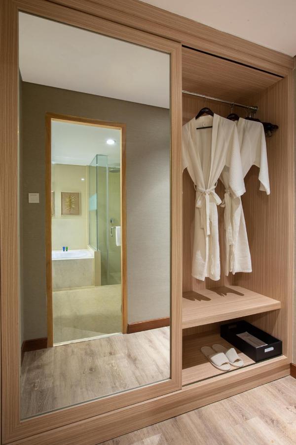 Aston Gresik Hotel & Conference Center Zewnętrze zdjęcie